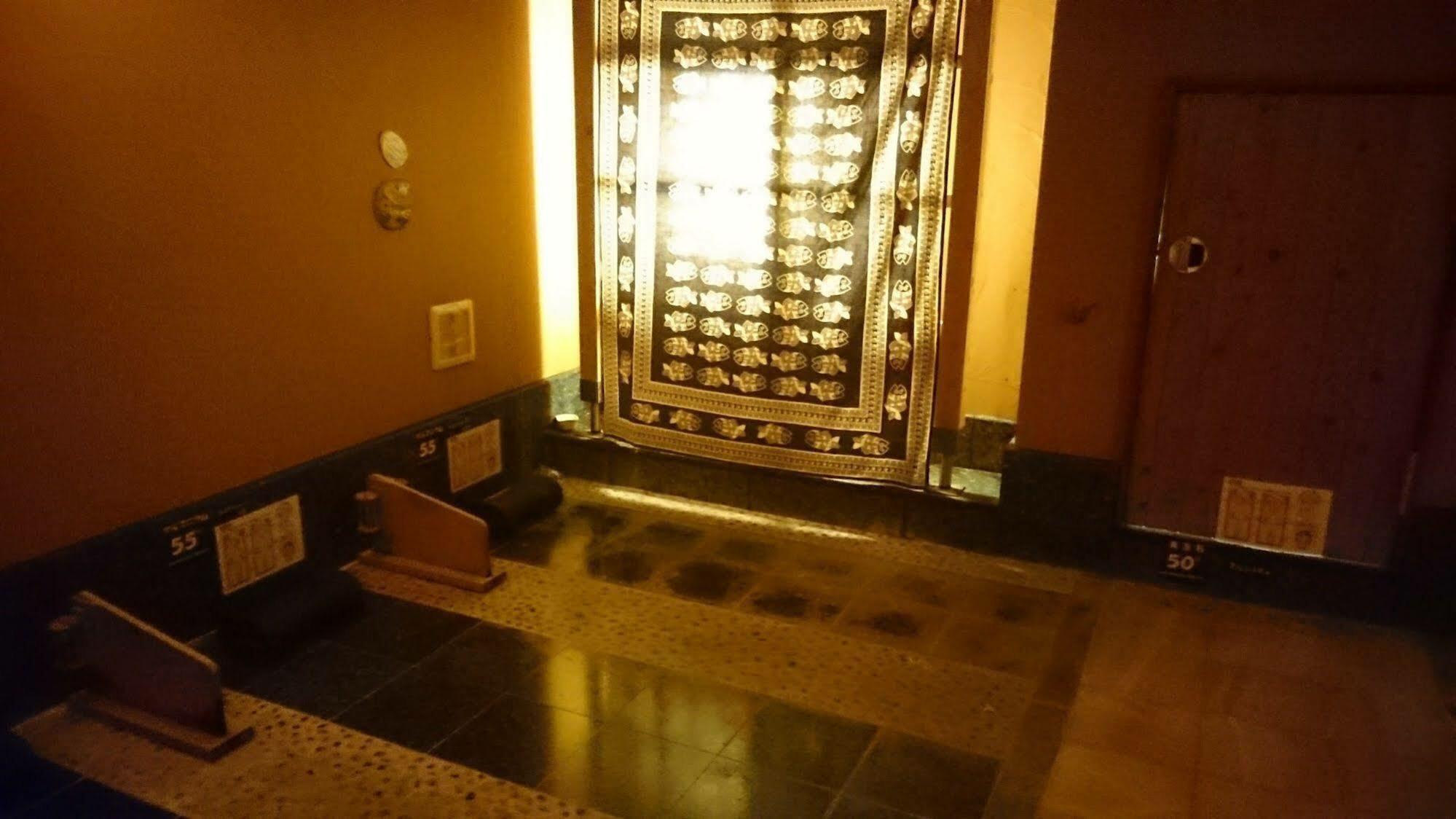 Capsule And Sauna New Japan Ex Хиросима Экстерьер фото