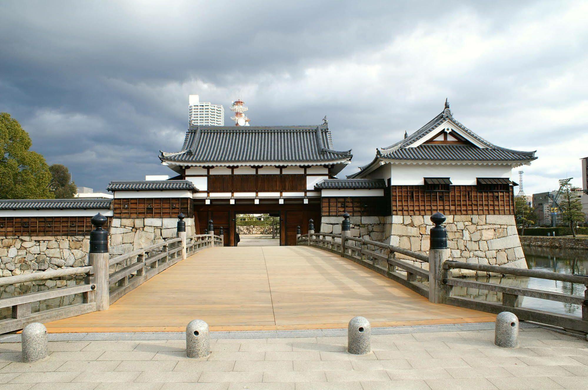Capsule And Sauna New Japan Ex Хиросима Экстерьер фото